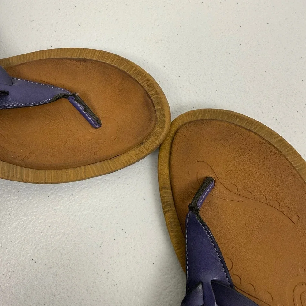 Clarks purple thong